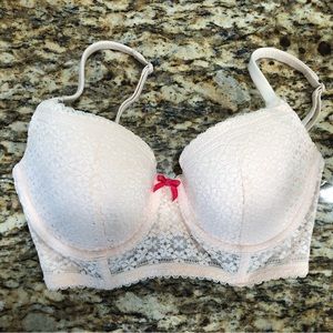 Victoria’s Secret Body By Victoria Lined Demi Bra. 32DD. Light pink. Long line.